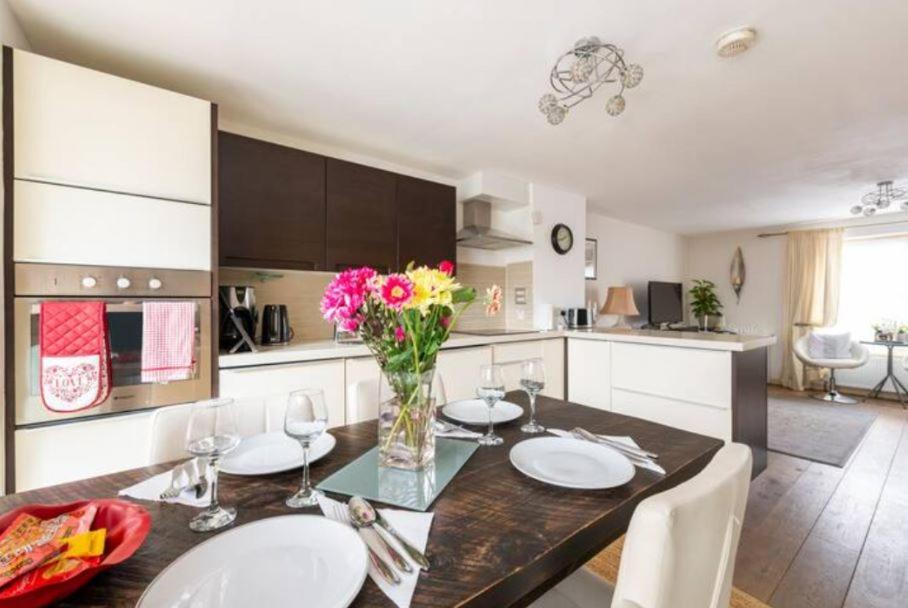 Super Central Beautiful Three Bedroom Лондон Экстерьер фото