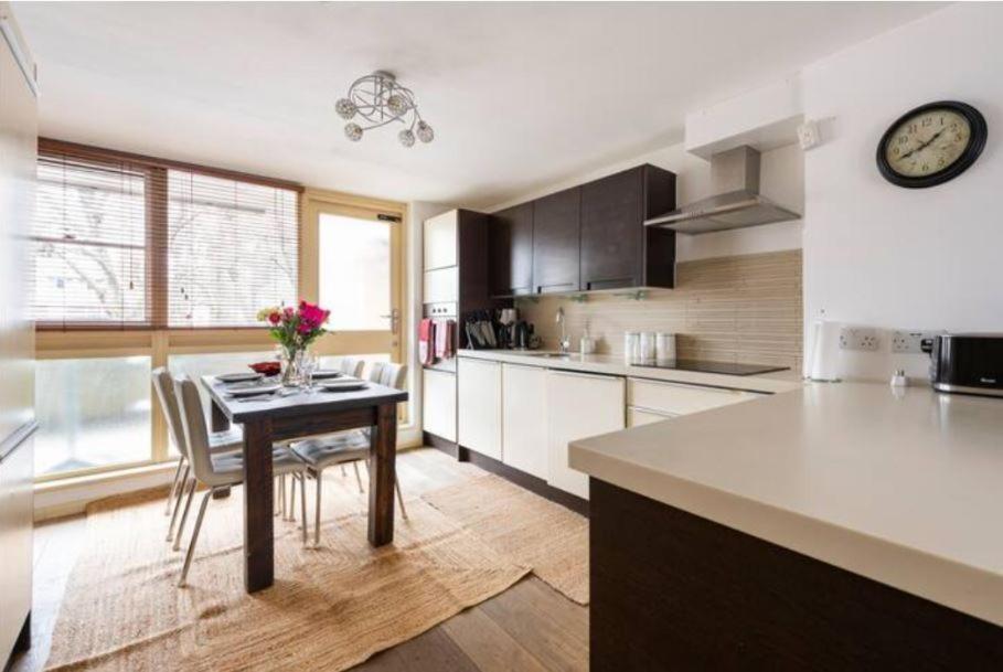 Super Central Beautiful Three Bedroom Лондон Экстерьер фото
