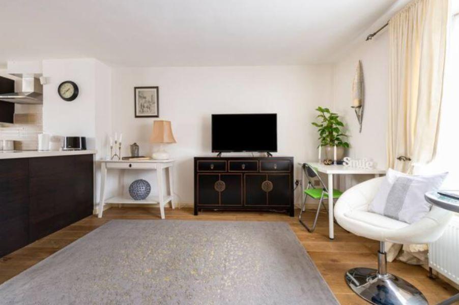 Super Central Beautiful Three Bedroom Лондон Экстерьер фото