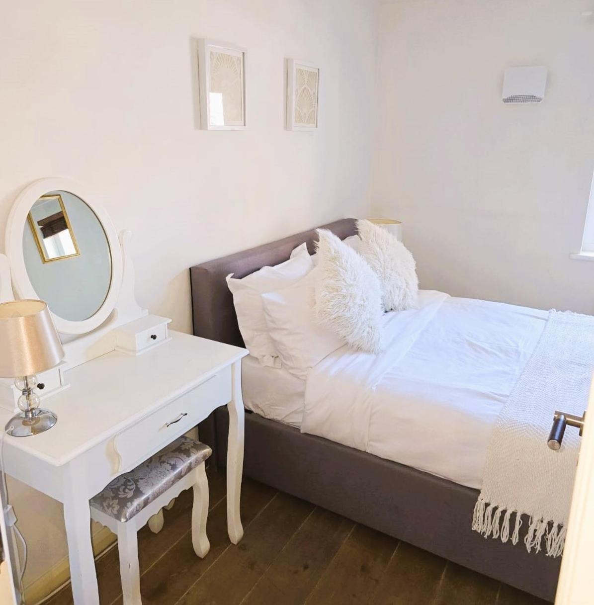 Super Central Beautiful Three Bedroom Лондон Экстерьер фото